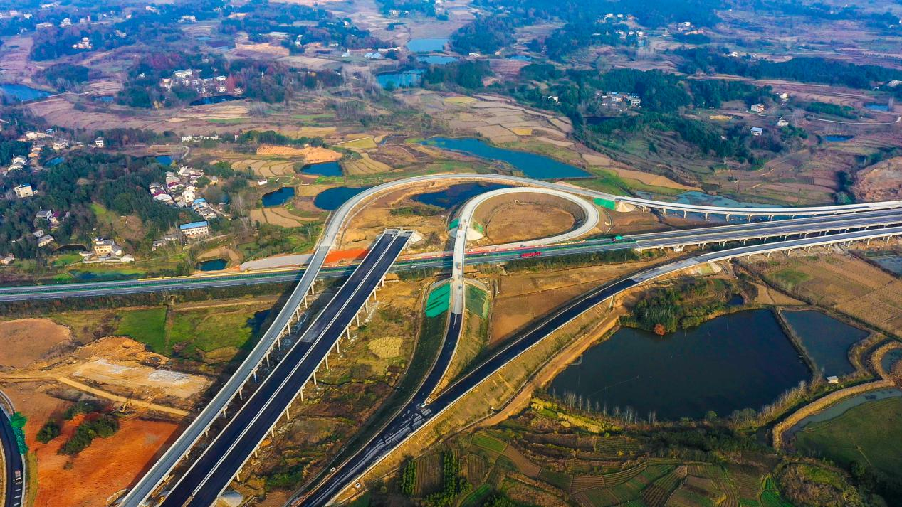 20230905280388.png 蘄春至太湖高速公路蘄春東段.png